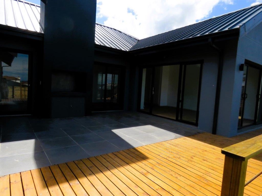 3 Bedroom Property for Sale in Bowtie Western Cape